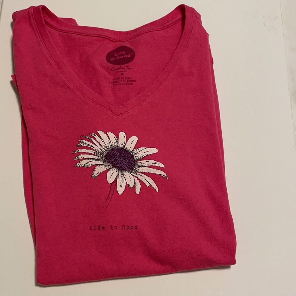Life Is Good v-neck t-shirt pink daisy